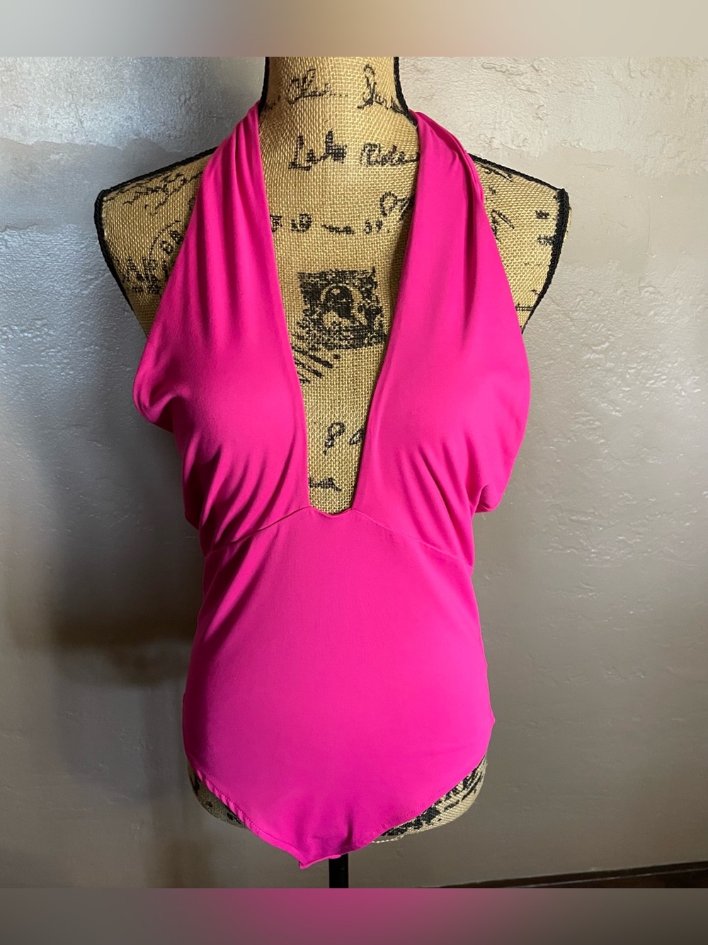 ReoRia Hot Pink Plunge Halter Bodysuit Large